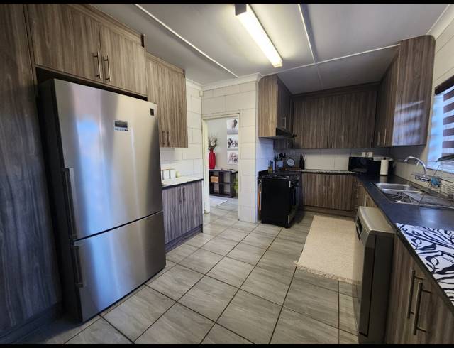 3 BEDROOM HOUSE SOLD IN ARCON PARK